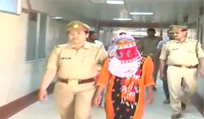 उन्नाव दुष्कर्म मामले में मेडिकल चेकअप के लिए पीड़िता को लखनऊ लाया गया उन्नाव दुष्कर्म मामले में मेडिकल चेकअप के लिए पीड़िता को लखनऊ लाया गया