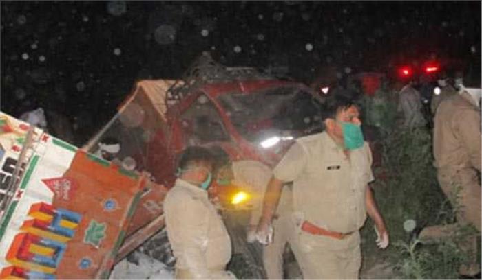 औरैया में भीषण सड़क हादसा,24 प्रवासी मजदूरों की मौत