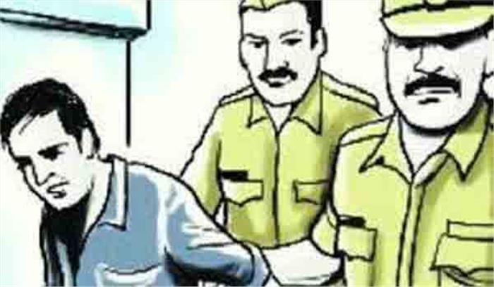 तीन तस्कर गिरफ्तार, 300 ग्राम चरस बरामद