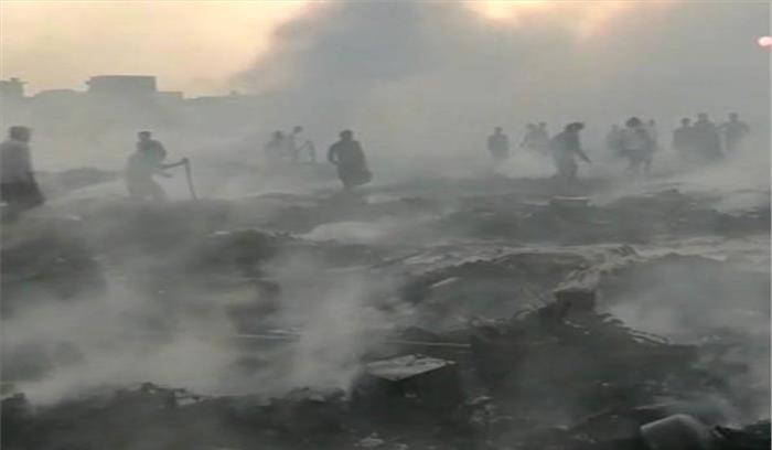मेरठ: ढाई सौ झुग्गियां जलकर हुईं राख