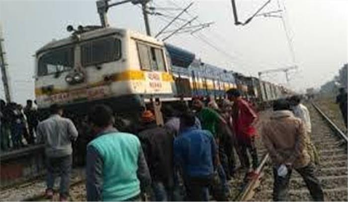 बस्ती में यशवंतपुर एक्सप्रेस ट्रेन, गाटर से टकराई बस्ती में यशवंतपुर एक्सप्रेस ट्रेन, गाटर से टकराई