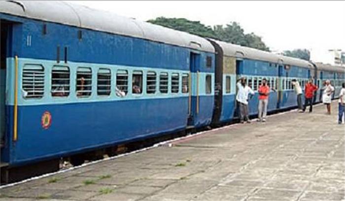 ट्रेन में चढ़ते समय फिसलने से महिला की मौत