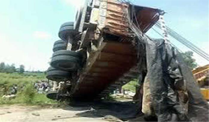 बाराबंकी: सड़क दुर्घटना में 2 छात्रों की मौत