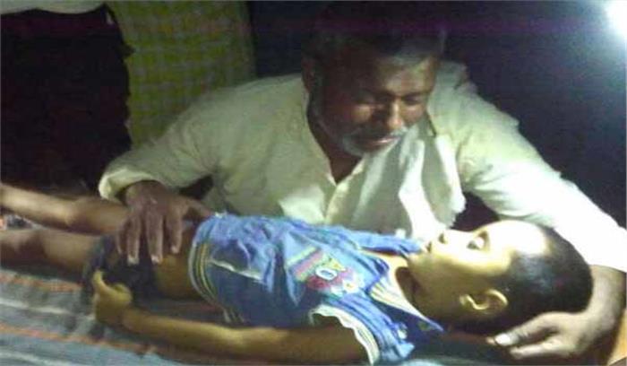 मंत्री के काफिले ने मासूम को रौंदा, योगी ने परिवार को दिया 5 लाख का मुआवजा