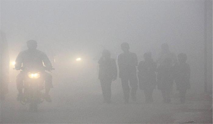 उत्तर प्रदेश : 22 साल पहले दफन शव का कफन बेदाग मिला उत्तर प्रदेश : 22 साल पहले दफन शव का कफन बेदाग मिला