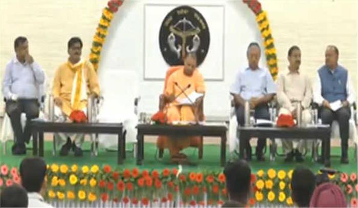 हवाई अड्डे का निर्माण बदलेगा जेवर की तस्वीर : योगी हवाई अड्डे का निर्माण बदलेगा जेवर की तस्वीर : योगी