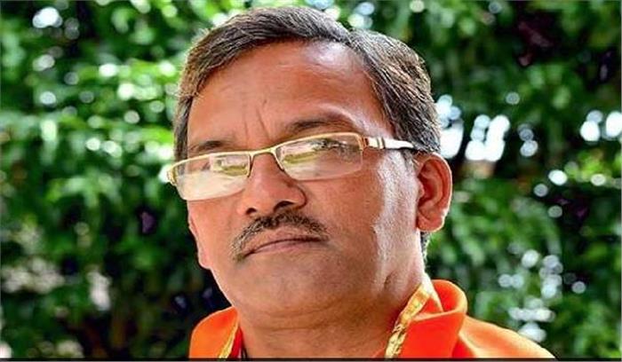 वाहनों में डस्टबिन लगाना अनिवार्य होगा : त्रिवेंद्र