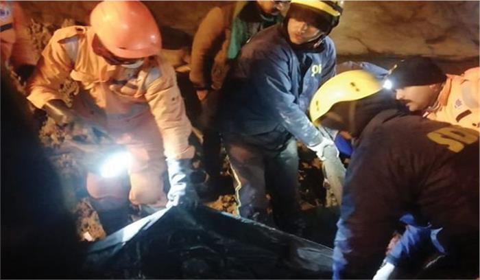 उत्तराखंड के तपोवन सुरंग में 3 और शव बरामद, ग्लेशियर हादसे में अब तक 41 लोगों की मौत उत्तराखंड के तपोवन सुरंग में 3 और शव बरामद, ग्लेशियर हादसे में अब तक 41 लोगों की मौत