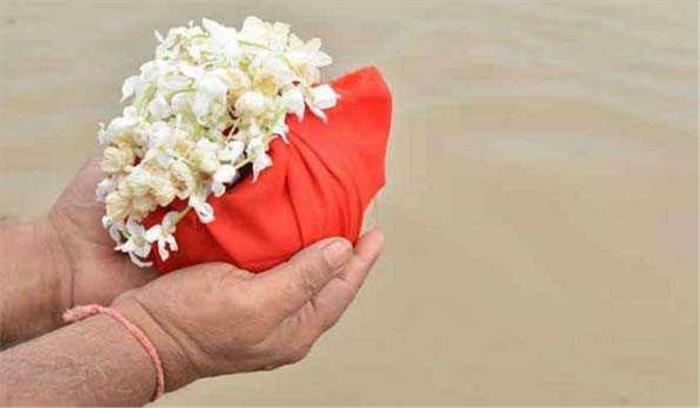 हरिद्वार में अस्थि विसर्जन पर लगी रोक हटी हरिद्वार में अस्थि विसर्जन पर लगी रोक हटी