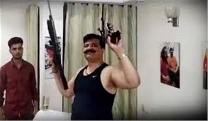 पिस्तौल डांस के लिए प्रणव सिंह चैंपियन 6 साल के लिए भाजपा से निष्कासित पिस्तौल डांस के लिए प्रणव सिंह चैंपियन 6 साल के लिए भाजपा से निष्कासित