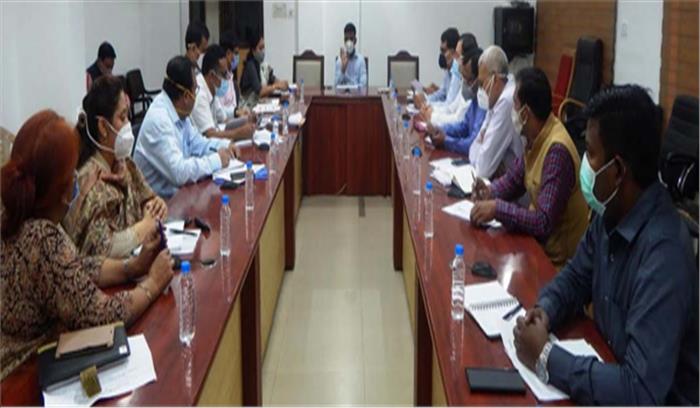 टीकाकरण के पूर्व सभी आवश्यक तैयारियां पूरी कर लें : कलेक्टर टीकाकरण के पूर्व सभी आवश्यक तैयारियां पूरी कर लें : कलेक्टर