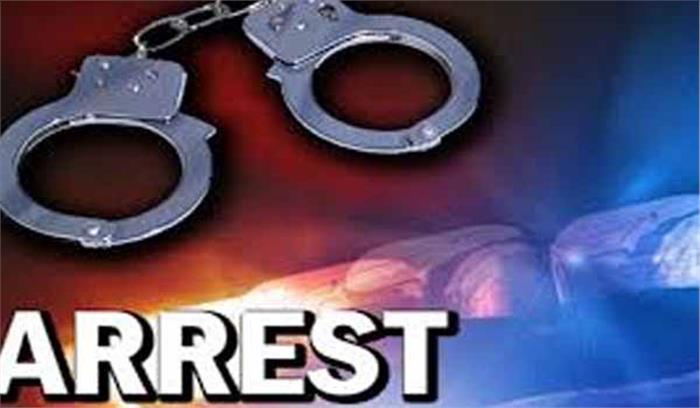 पुलिस ने 2 कुख्यात अपराधियों को गिरफ्तार किया