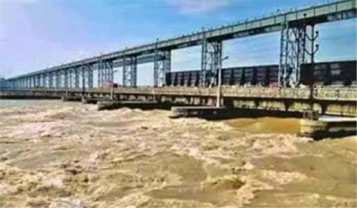 गंडक में छोड़ा गया साढ़े चार लाख क्यूसेक पानी, पश्चिम चंपारण के करीब 70 गांवों में बाढ़