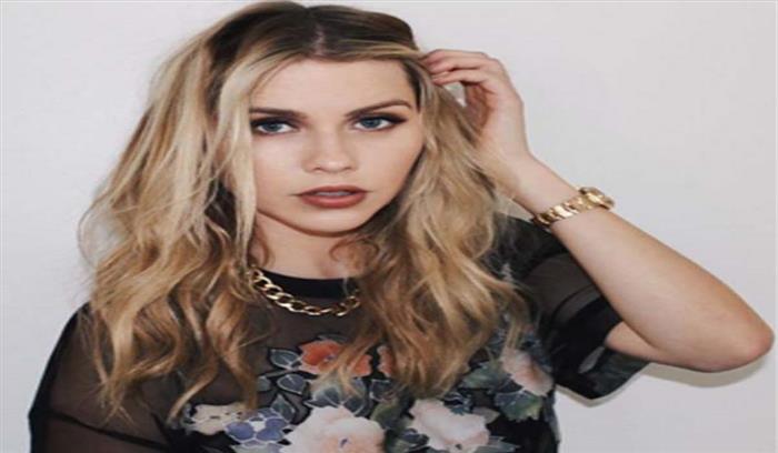 द वैंपायर डायरीज की अभिनेत्री क्लेयर होल्ट को गर्भपात का दर्द झेलना पड़ा