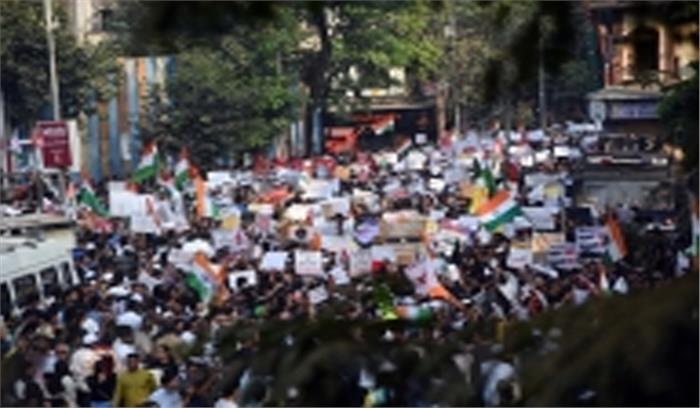 मुंबई में बंद के दौरान बस पर पथराव, चालक घायल