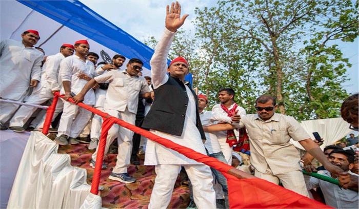 मोदी ने बाबा विश्वनाथ को भी दिया धोखा: अखिलेश