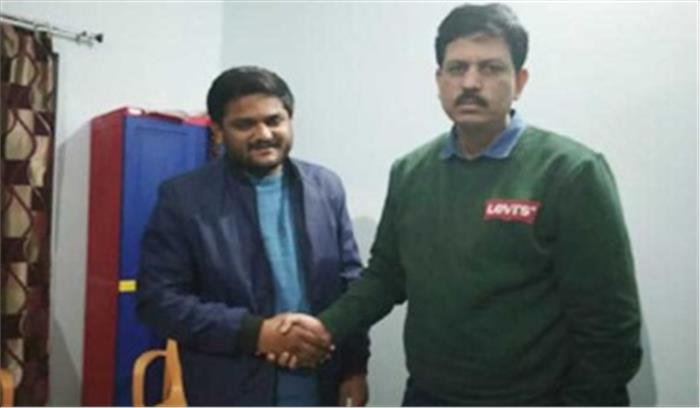 मोदी के संसदीय क्षेत्र में ‘काशी मांगे एम्स’ आंदोलन के साथ हुए हार्दिक मोदी के संसदीय क्षेत्र में ‘काशी मांगे एम्स’ आंदोलन के साथ हुए हार्दिक