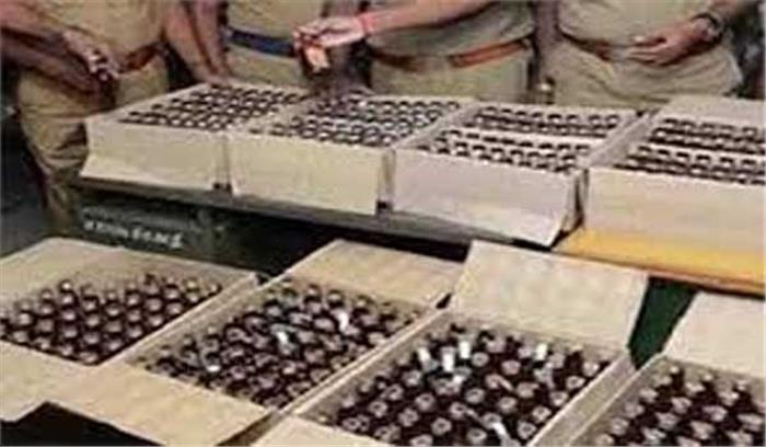 वाराणसी में दो समुदायों के बीच झड़प, फैला तनाव वाराणसी में दो समुदायों के बीच झड़प, फैला तनाव