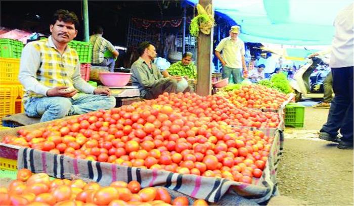 सब्जियों के दाम में उछाल, टमाटर 120 में पहुंचा