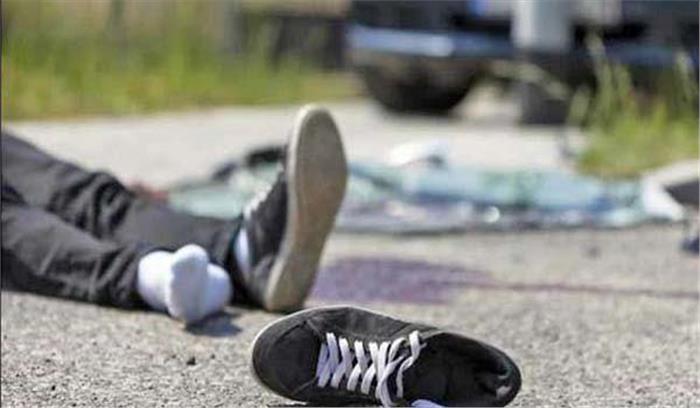 अज्ञात वाहन की चपेट में आने से युवक की मौत अज्ञात वाहन की चपेट में आने से युवक की मौत