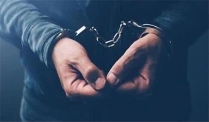 वाहनों के शीशे तोड़ने वाला आरोपी चढ़ा कोतवाली पुलिस के हत्थे