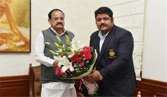 उपराष्ट्रपति ने पॉवरलिफ्टर गौरव को दी बधाई