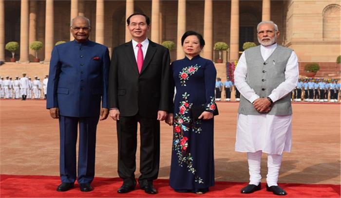 भारत दौरे पर वियतनाम के राष्ट्रपति त्रान दाई क्वांग, राष्ट्रपति भवन में हुआ औपचारिक स्वागत भारत दौरे पर वियतनाम के राष्ट्रपति त्रान दाई क्वांग, राष्ट्रपति भवन में हुआ औपचारिक स्वागत