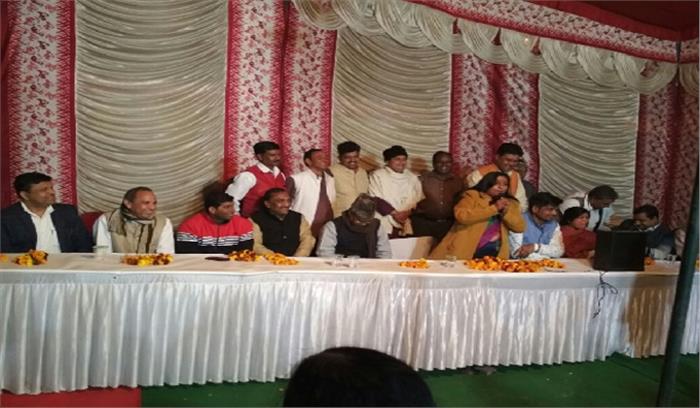 नव वर्ष के कार्यक्रम में शामिल हुई मेयर