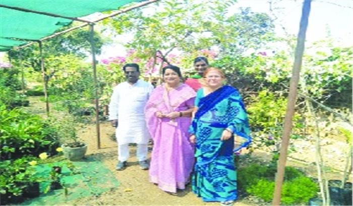 बागवानी के शौक में वृद्ध ने 32 डिसमिल जमीन को बना डाला गार्डन