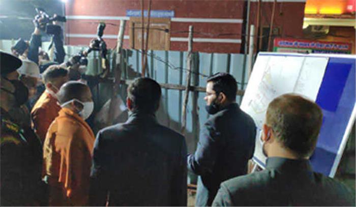 विकास का बेहतरीन माडल बनेगा वाराणसी : योगी