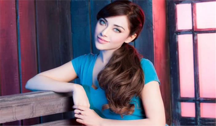 विक्रम भट्ट की हॉरर फिल्म 1921 में नकरात्मक किरदार निभा रही हैं एंजेला क्रिसलिंज्की