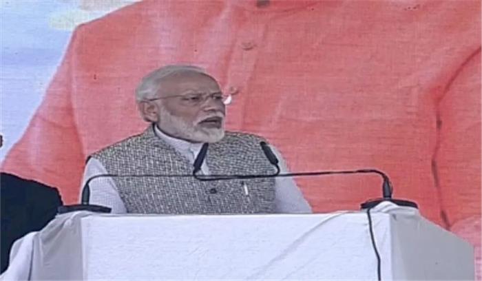 गांवों की शहरों से रेस कराने में जुटी मोदी सरकार