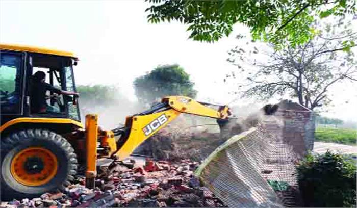 एयरफोर्स के अधिकारियों ने 80 एकड़ जमीन से हटवाया अवैध कब्जा