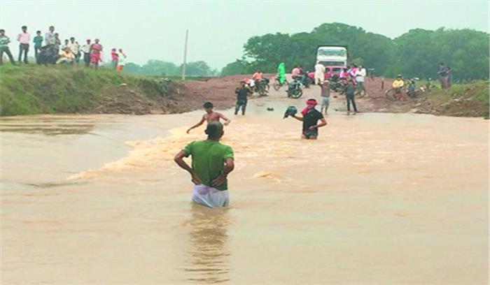 विंध्य में बारिश से नदियां उफान पर, एक युवक बहा