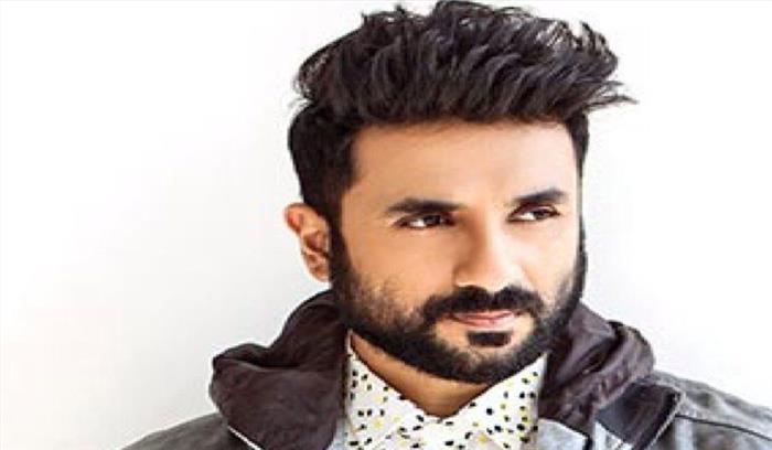 अभिनेता वीर दास द बोर्डिग दास वल्र्ड टूर के लिए तैयार