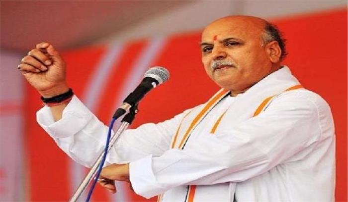 असम सरकार के प्रतिबंध के बावजूद गुवाहाटी पहुंचे प्रवीण तोगड़िया