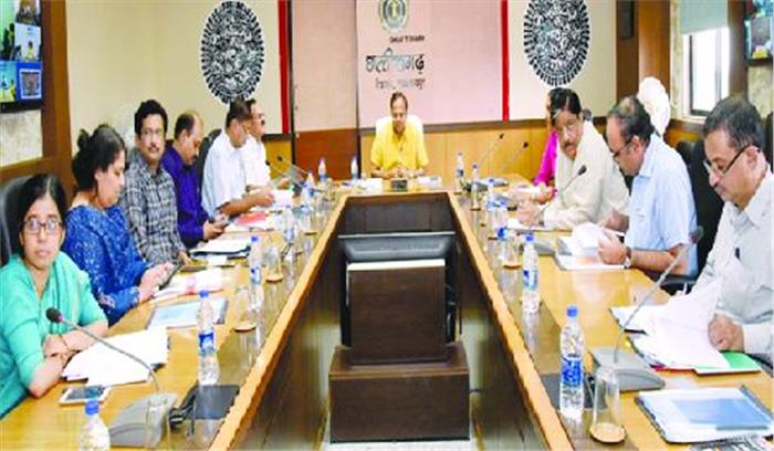 मुख्य सचिव ने की प्रधानमंत्री आदर्श ग्राम योजना की समीक्षा
