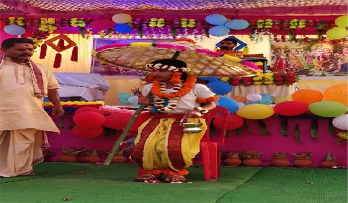 राजलक्ष्मी एकल नृत्य में प्रथम राजलक्ष्मी एकल नृत्य में प्रथम