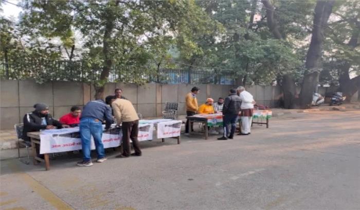 दिल्ली : कई दिग्गज नेताओं ने किया मतदान दिल्ली : कई दिग्गज नेताओं ने किया मतदान