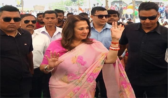 देर से जगी थी, मुझे हिंसा के बारे में नहीं पता : मुनमुन सेन