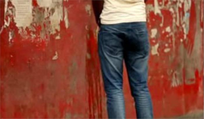 दीवार पर पेशाब करने से मना किया तो एनईए अध्यक्ष के बेटे को पीटा 