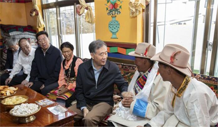 वांग यांग ने तिब्बत स्वायत्त प्रदेश का दौरा किया