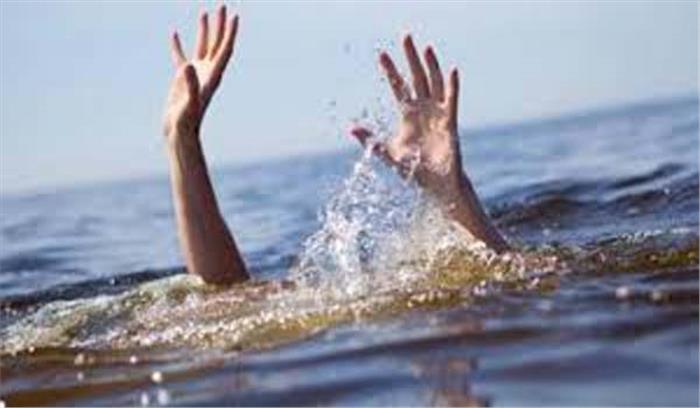 बलिया में तालाब में नहाते समय छात्र की डूबने से मौत बलिया में तालाब में नहाते समय छात्र की डूबने से मौत