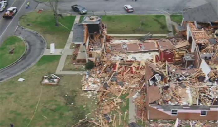 अमेरिका में बवंडर से 14 लोगों की मौत