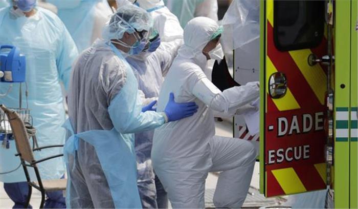 अमेरिका में कोरोना के एक दिन में दो लाख से अधिक नए मामले