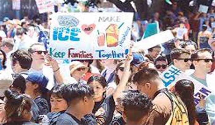 ट्रम्प की प्रवास नीति के लिए वाशिंगटन में प्रदर्शन ट्रम्प की प्रवास नीति के लिए वाशिंगटन में प्रदर्शन