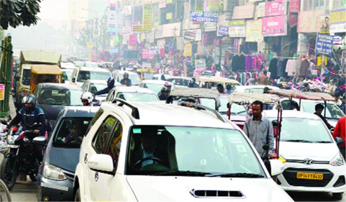 डांस व मस्ती के साथ नोएडा वासियों ने किया 2018 का स्वागत