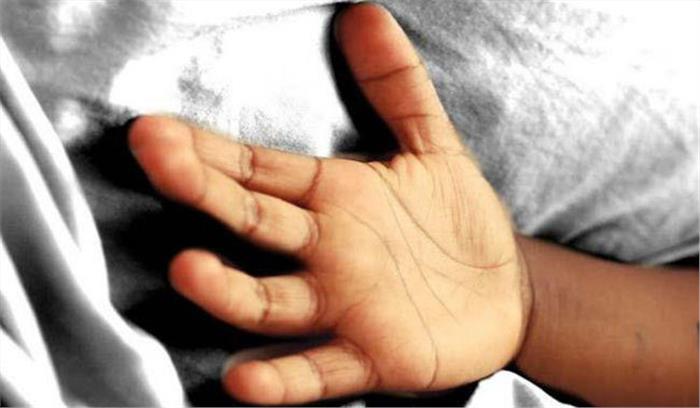 पानी भरे गड्ढे में डूबने से बच्ची समेत 2 की मौत