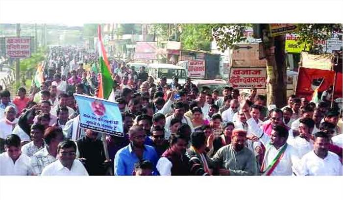 नोटबंदी के विरोध में प्रदर्शन, जिला प्रशासन को ज्ञापन नोटबंदी के विरोध में प्रदर्शन, जिला प्रशासन को ज्ञापन