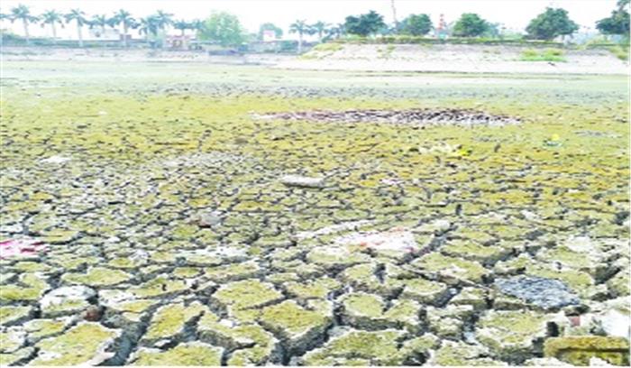 तालाब बना खेल मैदान तालाब बना खेल मैदान